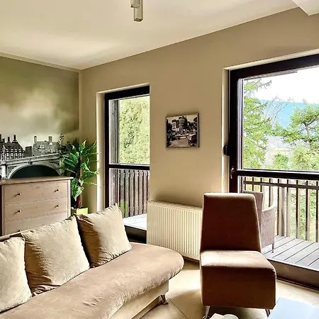 Panorama Gor Londyn W Centrum Z Balkonem I Widokiem Na Gory 스클라르스카포렘바
